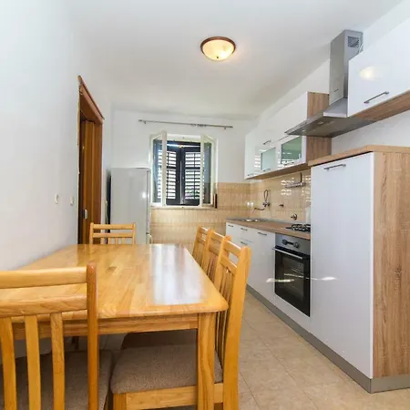 Apartment Jerka Supetar